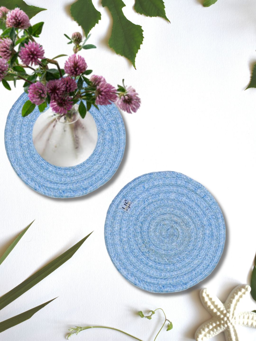 Bright Blue Woven Polyester Pot Holder– Heat-Resistant and Durable Kitchen Essential