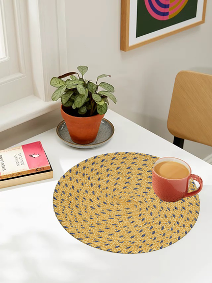 "Bright Polyester Runner Set – Modern, Durable, and Stylish Table Décor”